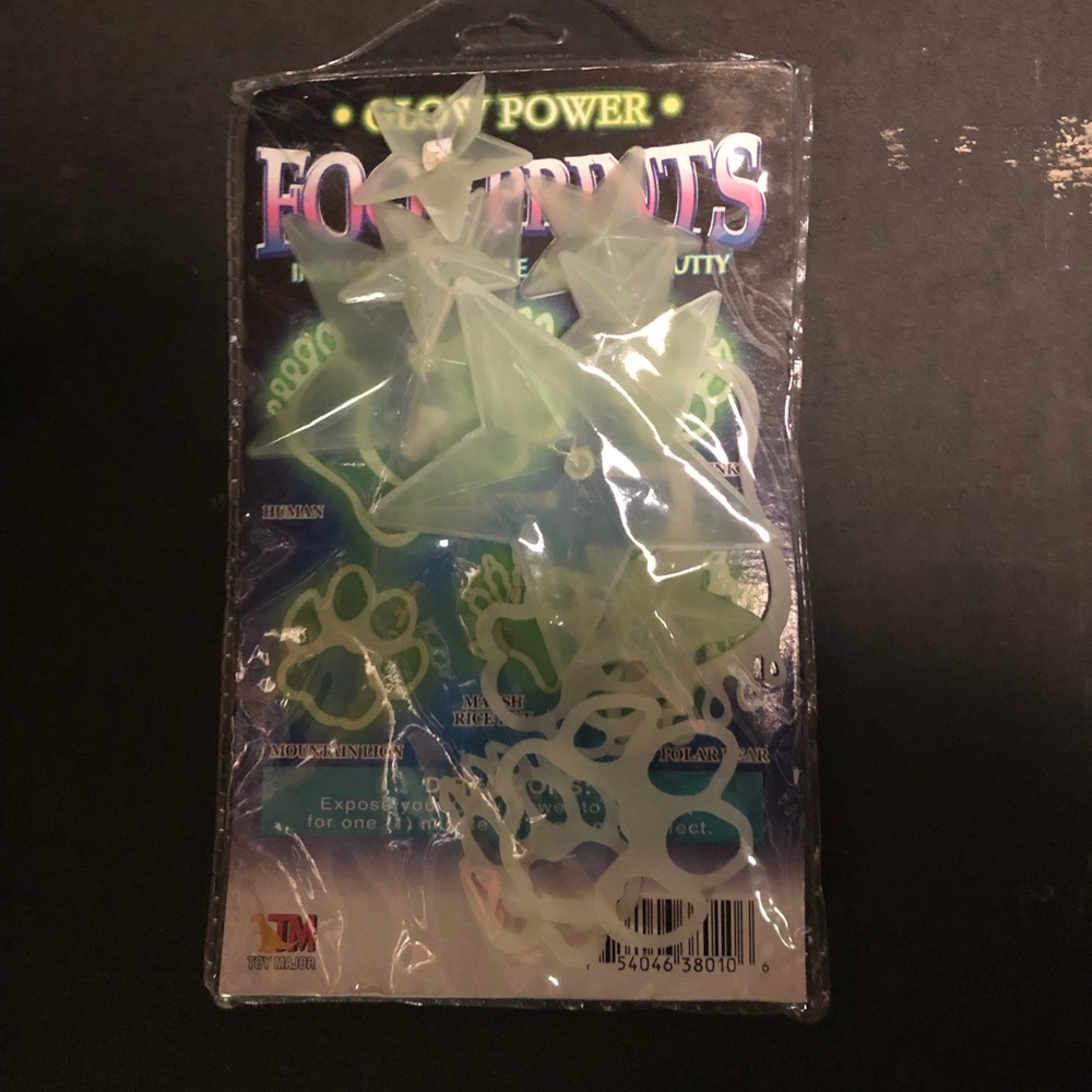 🎃Vintage Glow in the Dark Wall Decorations -  534 $12 or $9 w/offer 🎉